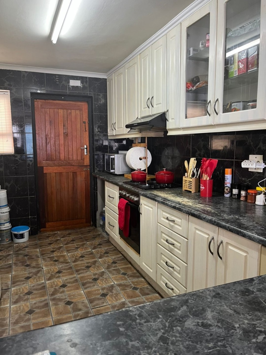 4 Bedroom Property for Sale in Strandfontein Village Western Cape